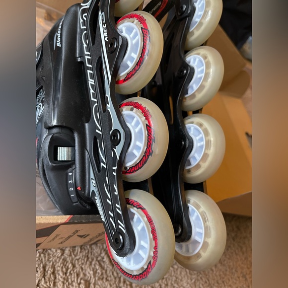 BladeRunner Phoenix Skates (Size 1-4 US) - Picture 4 of 11